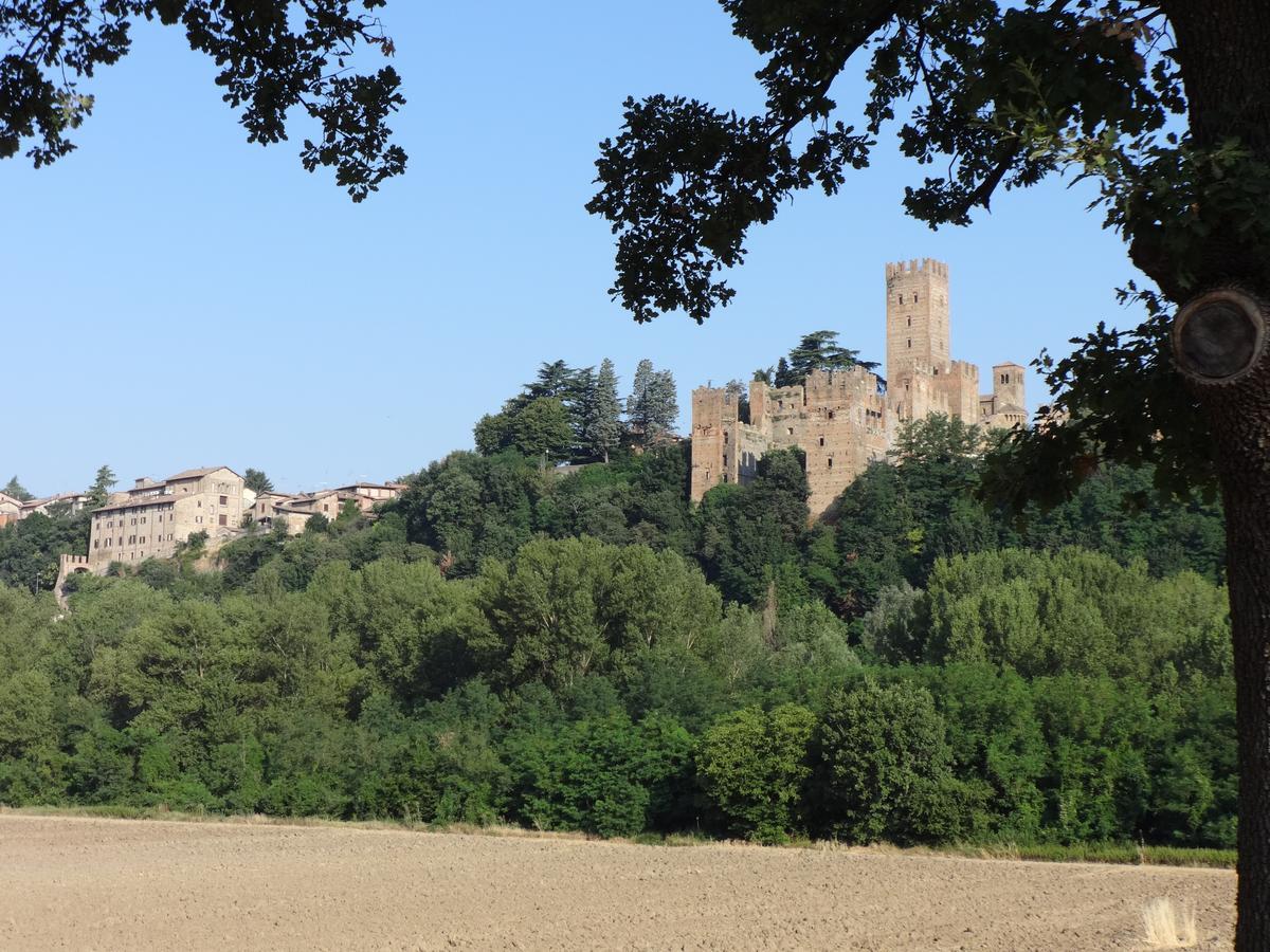 CastellʼArquato Villa Dircea מראה חיצוני תמונה